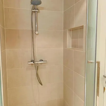 Seaview Apartment With Private Parking Apartment