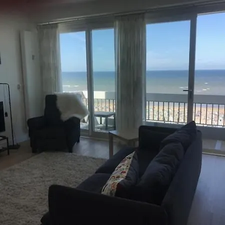 Seaview Apartment With Private Parking * ザントフォールト