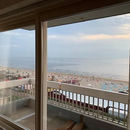 Seaview Apartment With Private Parking Zandvoort